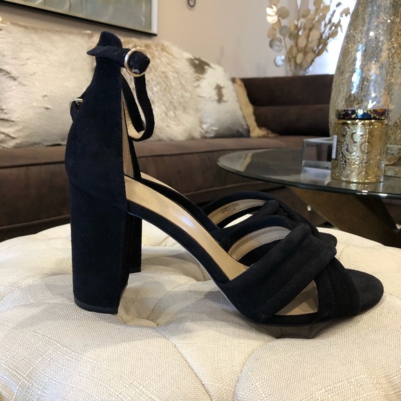 Ann Taylor - Gillian Suede Block Heel - Sz 7.5 - Picture 2 of 3